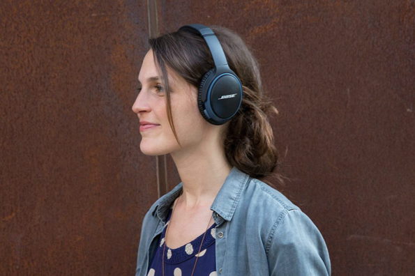 bose-soundlink-around-ear-wireless-headphones-ii-2