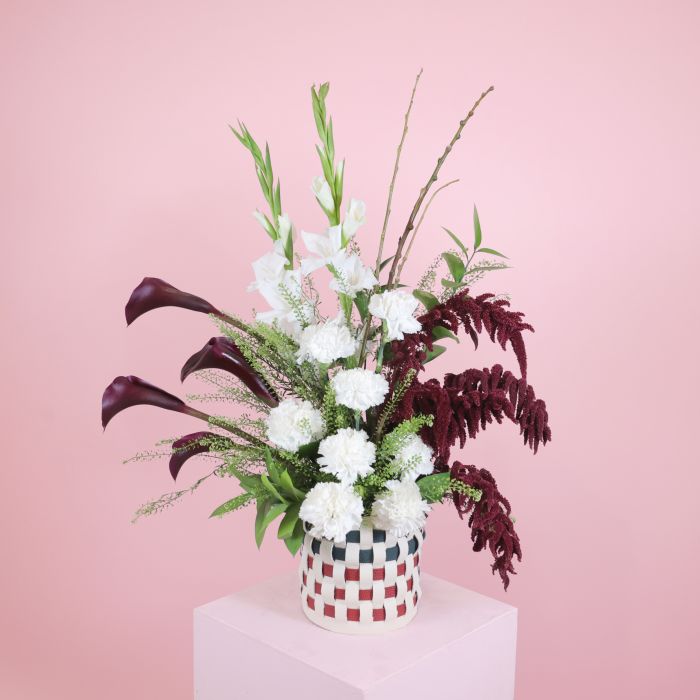 Intertwined Flower Vase